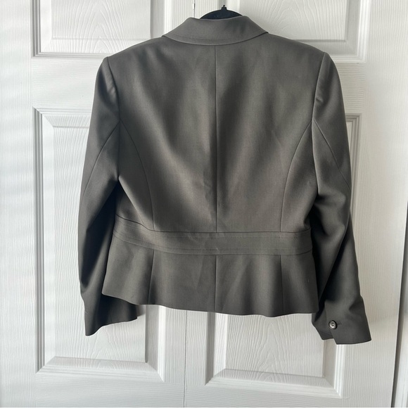 Talbots Womens Jacket Coat Green Waist Length Buttons Tulip Hem Lined Petites 10 - Picture 4 of 5